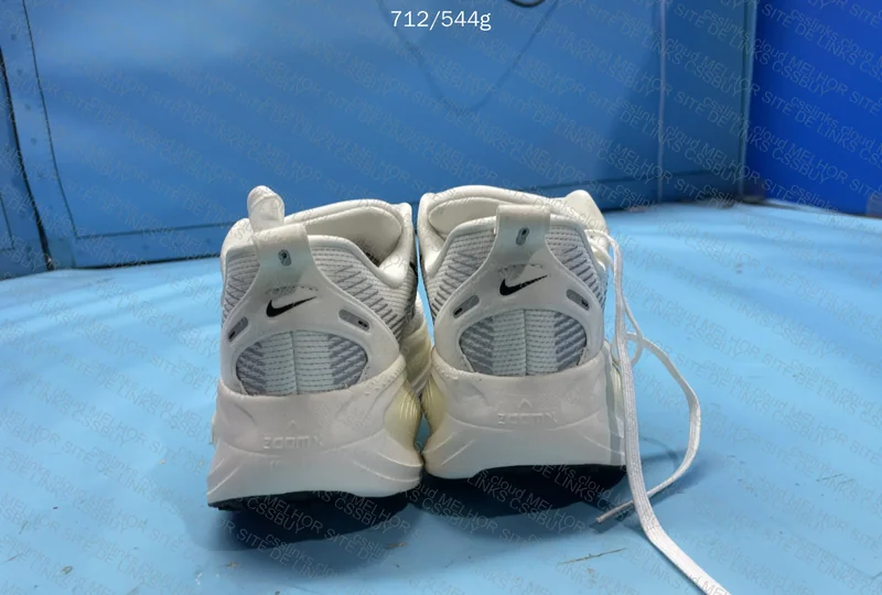 Nike Vomero 18 for Queen 3