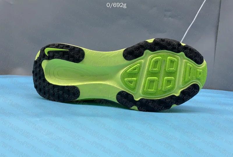 Nike Vomero 18 Green 6