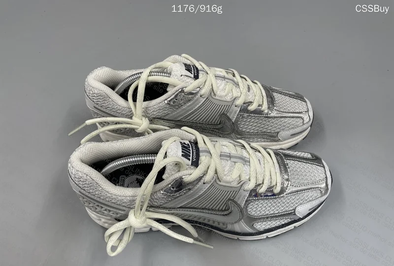 Nike Vomero 5