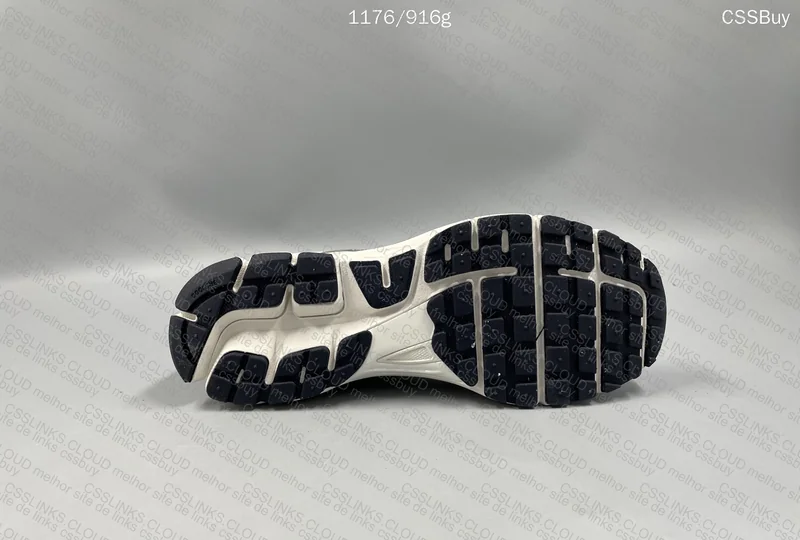 Nike Vomero 5 2