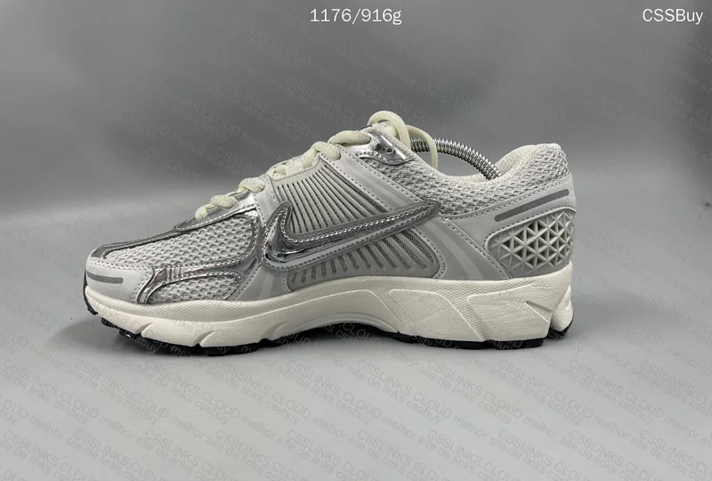 Nike Vomero 5 6