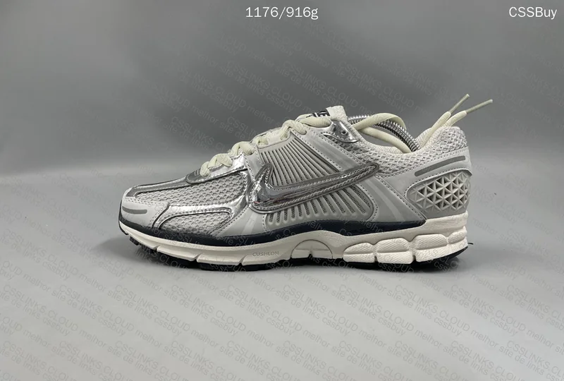 Nike Vomero 5 9