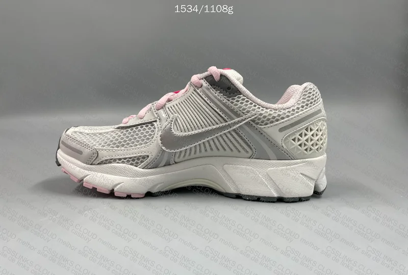 NIKE VOMERO 5