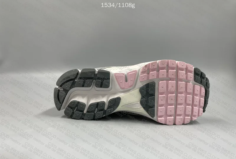 NIKE VOMERO 5 2