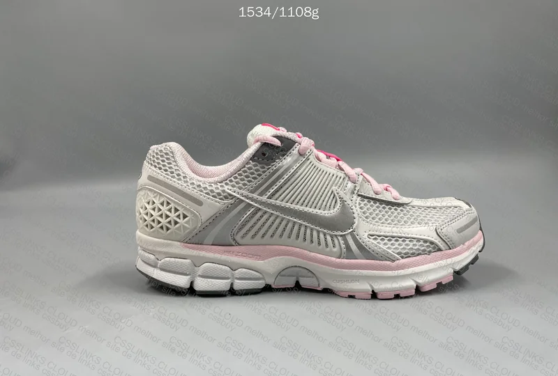 NIKE VOMERO 5 4