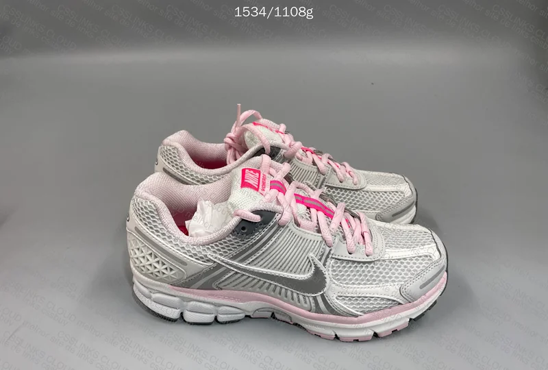 NIKE VOMERO 5 5