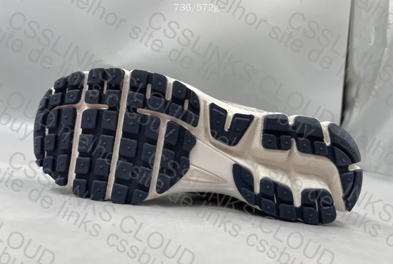 Nike Vomero 5 6