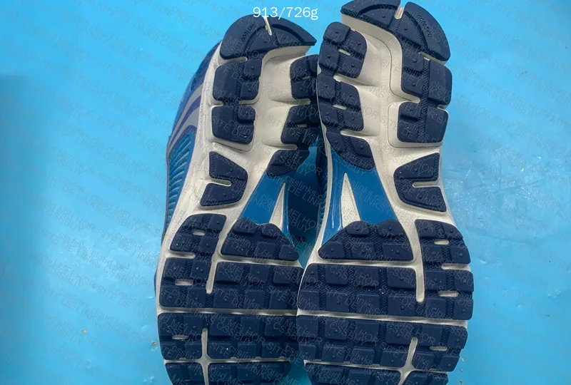 Nike Vomero 5 Mystic Navy and Worn Blue 8