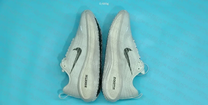 Nike Vomero Plus 3