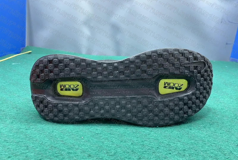 Nike Vomero Premium 4