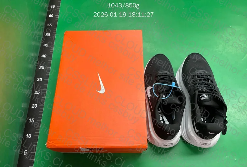 NIKE vomero premium 4