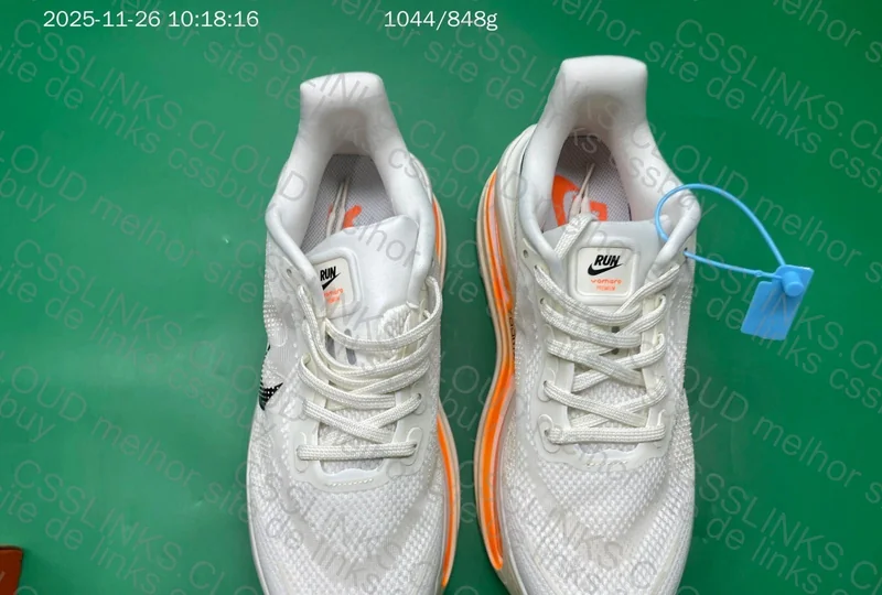 Nike Vomero Premium Customer 2