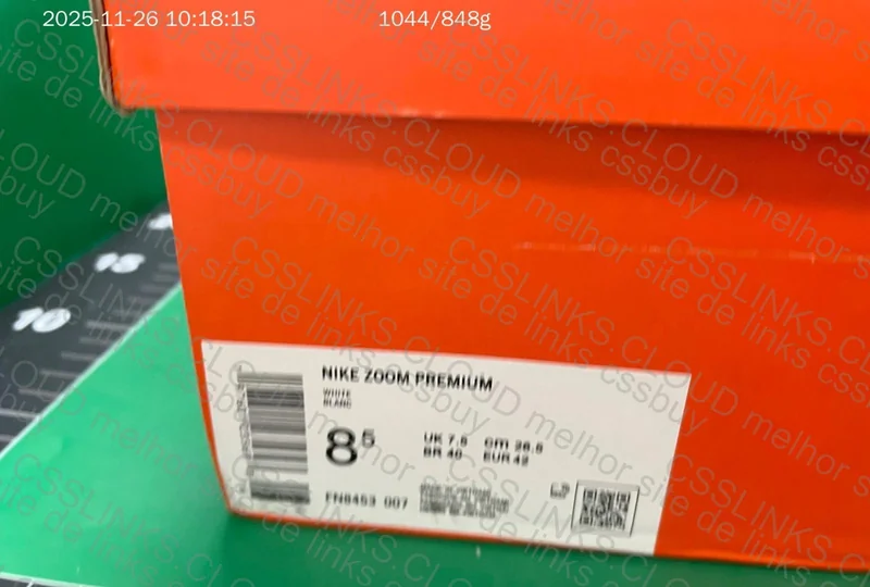 Nike Vomero Premium Customer 4