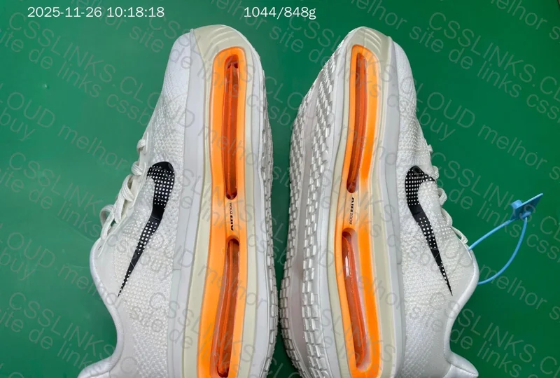 Nike Vomero Premium Customer 8