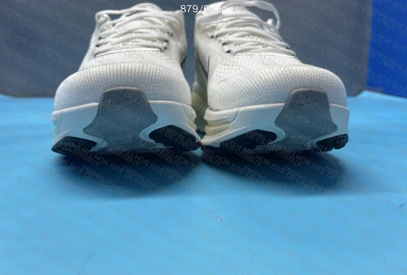 Nike Vomero White (JMDY) 6