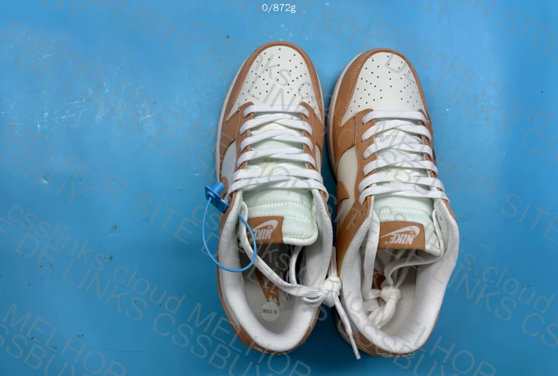 Nike WMNS Dunk Low 'Harvest Moon' 2