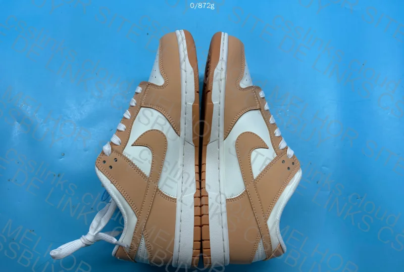 Nike WMNS Dunk Low 'Harvest Moon' 3