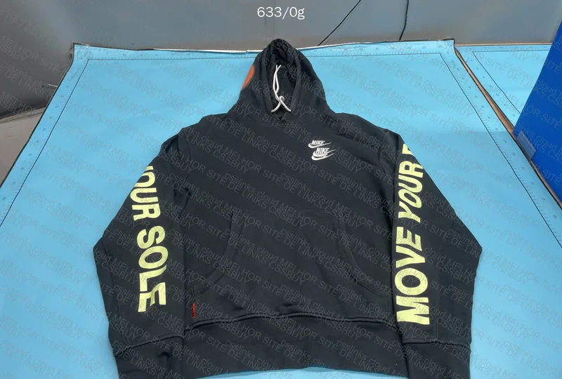 Nike World Tour Black