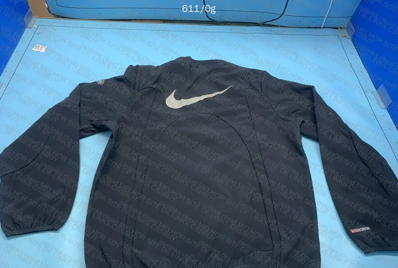 Nike x Corteiz crewneck (GL?) 3