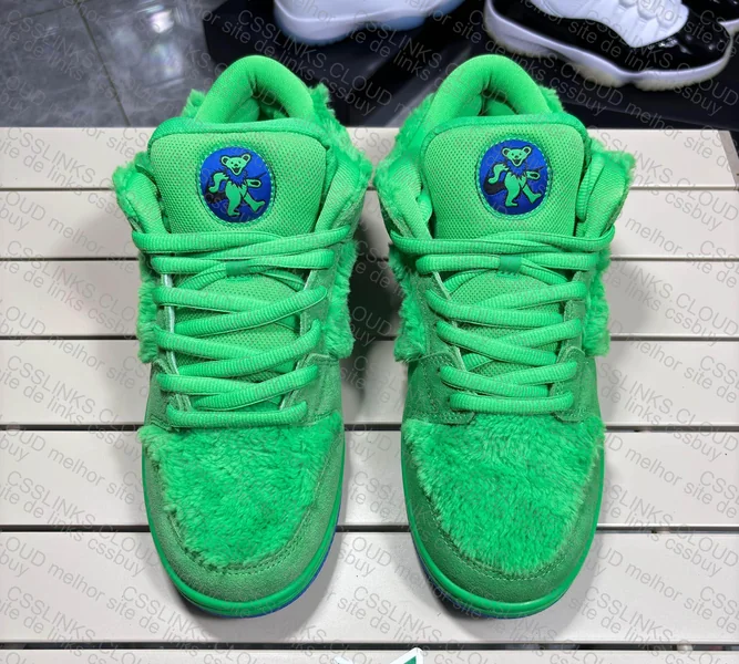 NIKE X GRATEFUL DEAD - SB DUNK LOW "GREEN BEAR"