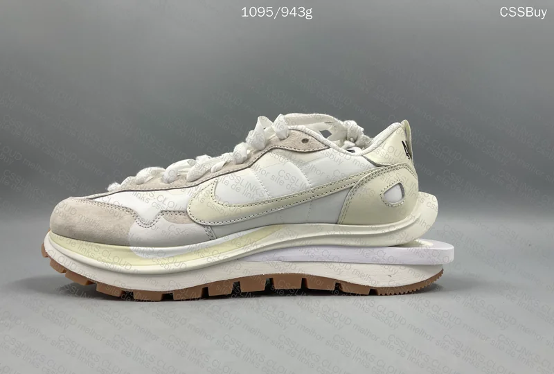 NIKE x SACAI - Vaporwaffle "Sail Gum"