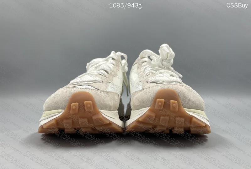 NIKE x SACAI - Vaporwaffle "Sail Gum" 4