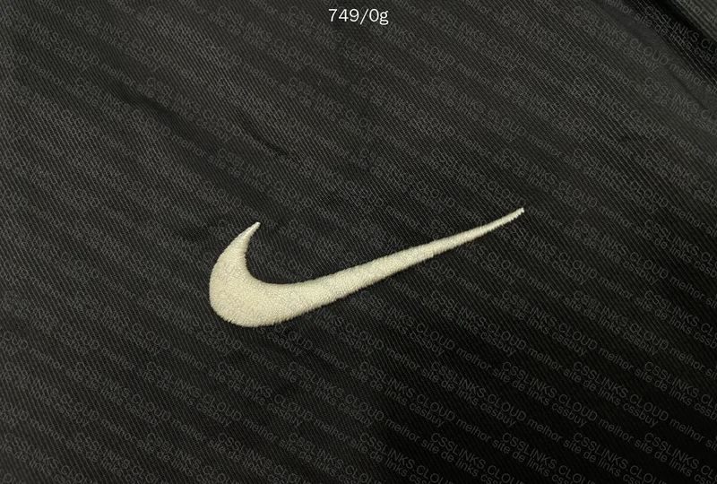 Nike x Stüssy Reversible Jacket 3