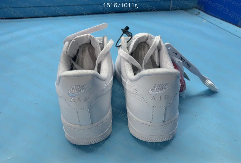 Nike x Supreme Air Force 1 Low "Mini Box Logo White" 2