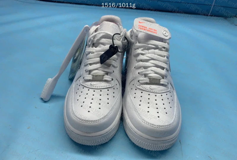 Nike x Supreme Air Force 1 Low "Mini Box Logo White" 3