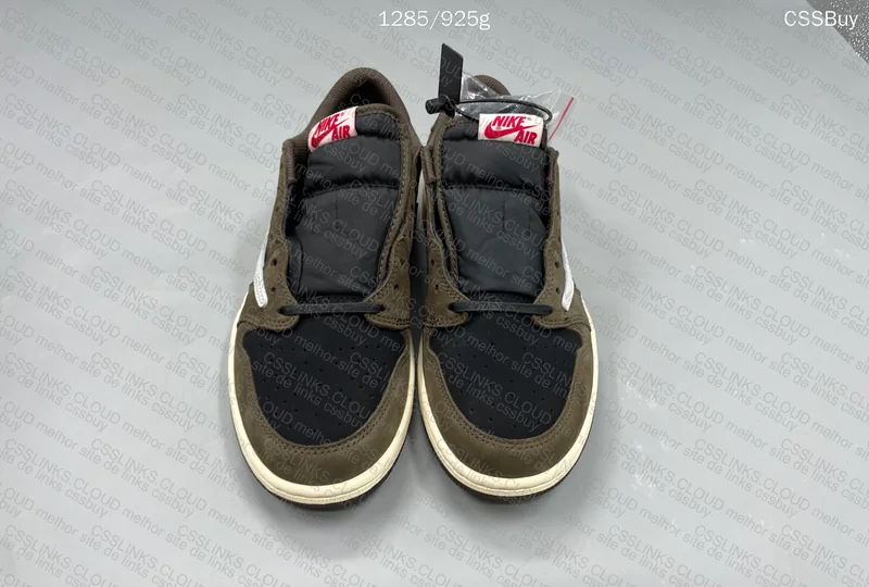 NIKE x TRAVIS SCOTT - Air Jordan 1 Low Mocha 2