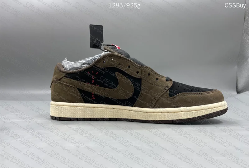 NIKE x TRAVIS SCOTT - Air Jordan 1 Low Mocha 3