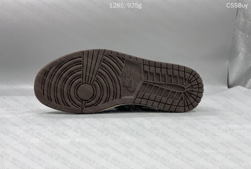 NIKE x TRAVIS SCOTT - Air Jordan 1 Low Mocha 4