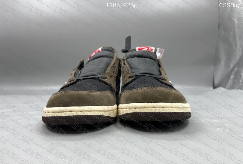 NIKE x TRAVIS SCOTT - Air Jordan 1 Low Mocha 6