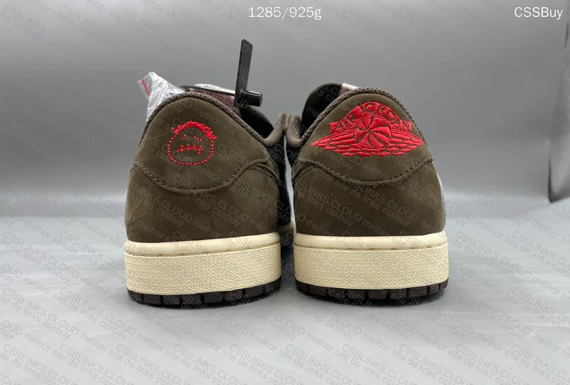 NIKE x TRAVIS SCOTT - Air Jordan 1 Low Mocha 7