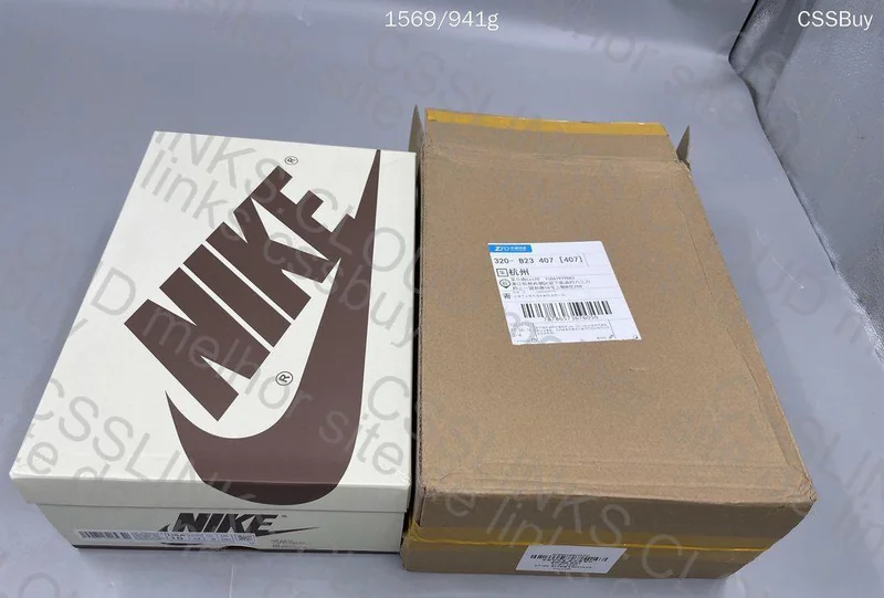NIKE x TRAVIS SCOTT - Air Jordan 1 Low"Reverse Mocha"