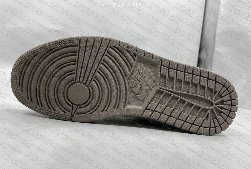 NIKE x TRAVIS SCOTT - Air Jordan 1 Low"Reverse Mocha" 7