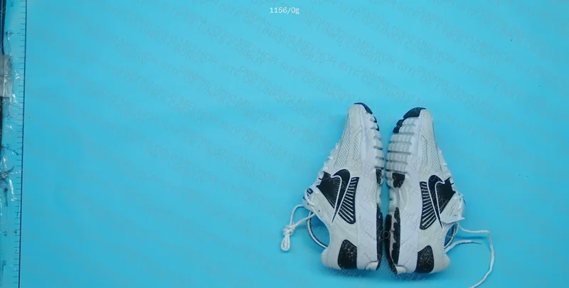 Nike Zoom Vomero 5 (Black/White)