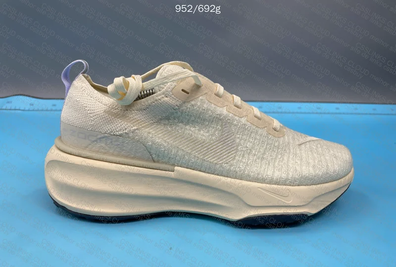 Nike ZOOMX INVINCIBLE 3