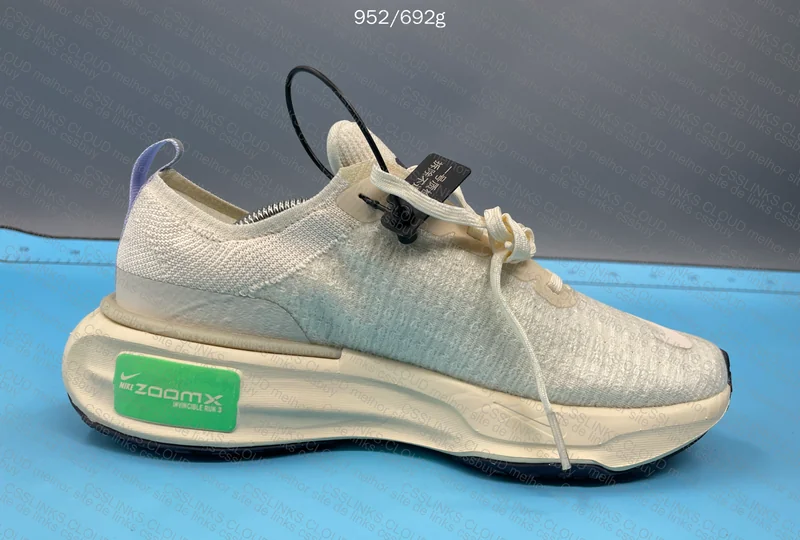 Nike ZOOMX INVINCIBLE 3 3