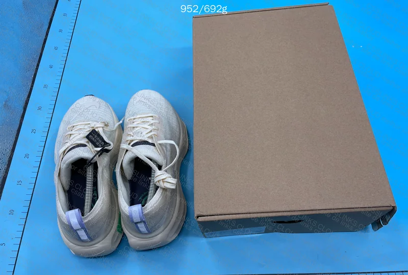 Nike ZOOMX INVINCIBLE 3 5