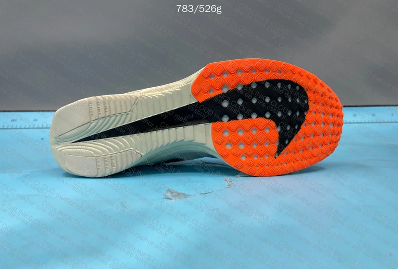 Nike ZoomX Vaporfly NEXT% 3 4