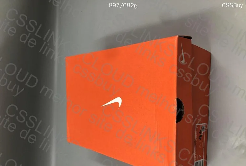 Nike ZoomX Vaporfly Next Value: 79 + 10Size: 45 EurWeight: 897g with box - 682g without box 2