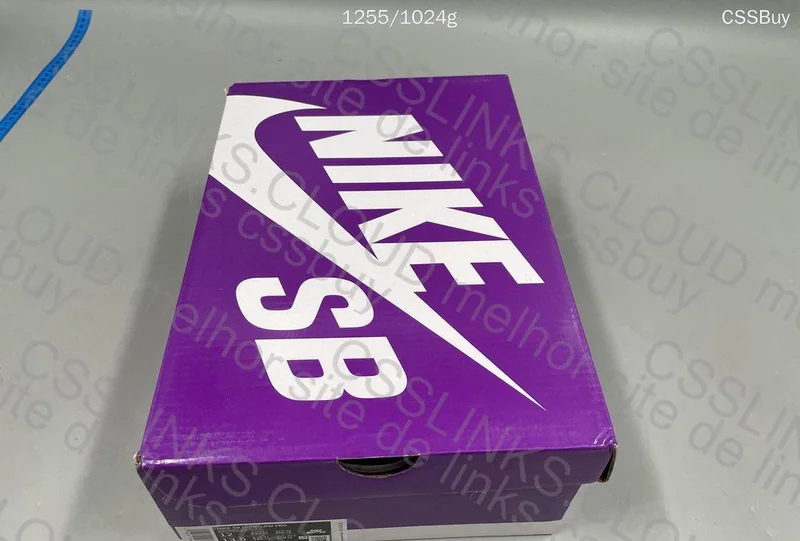 Nike SB Dunk Low Pro