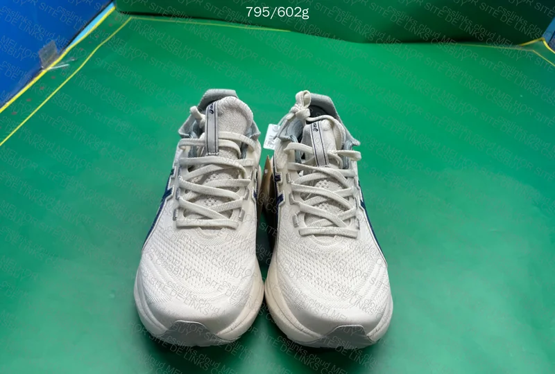 Nimbus 27 e Hoka Bondi 9 9
