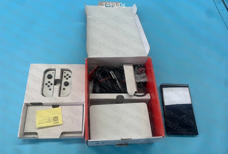 Nintendo Switch OLED White Unlocked + 128gb SD