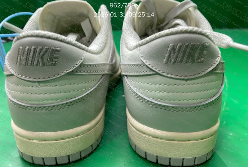 NK Dunk Low 3
