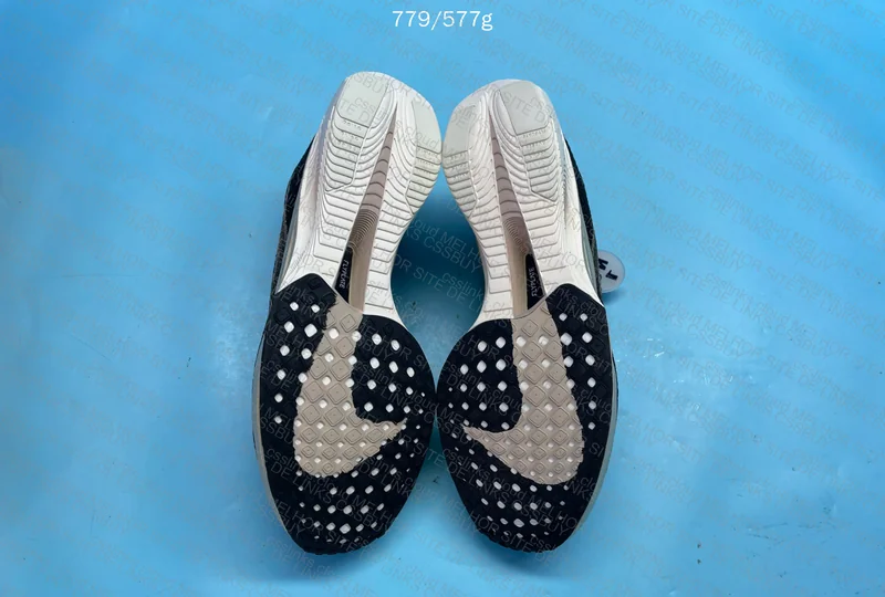 NK ZoomX Vaporfly NEXT% 3 (Running) 8