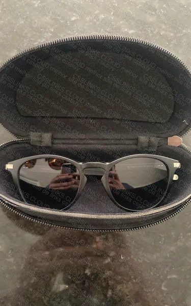 Oakley Pitchman