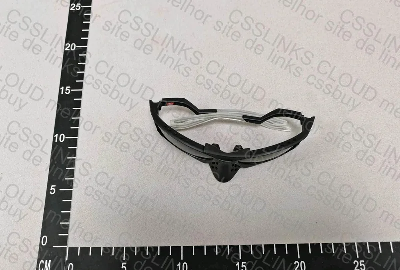 Oakley plantaris