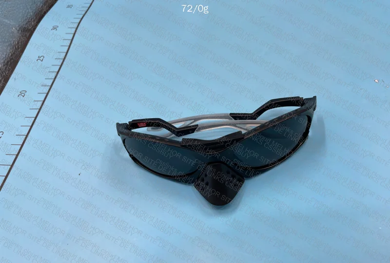 Oakley Plantaris 4